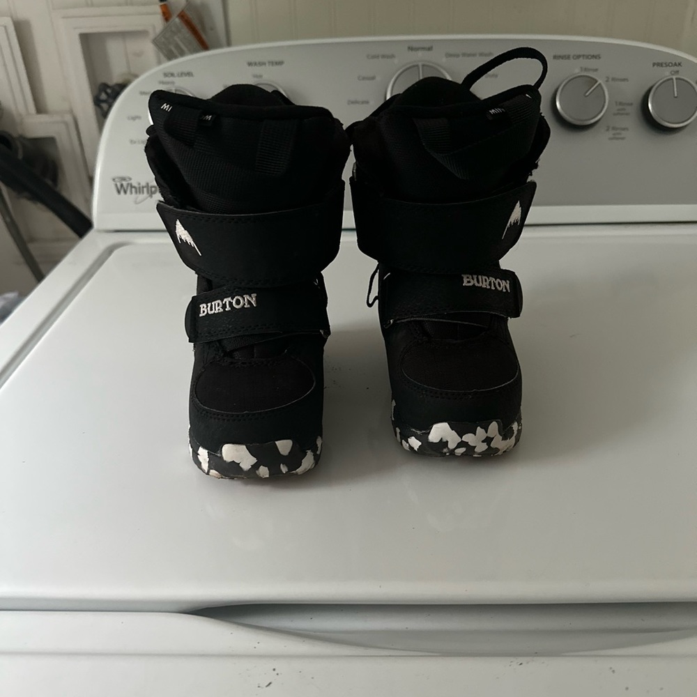 Burton Grom size 7c